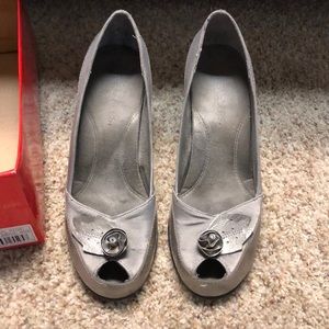 Aerosoles Silver Gray Heels